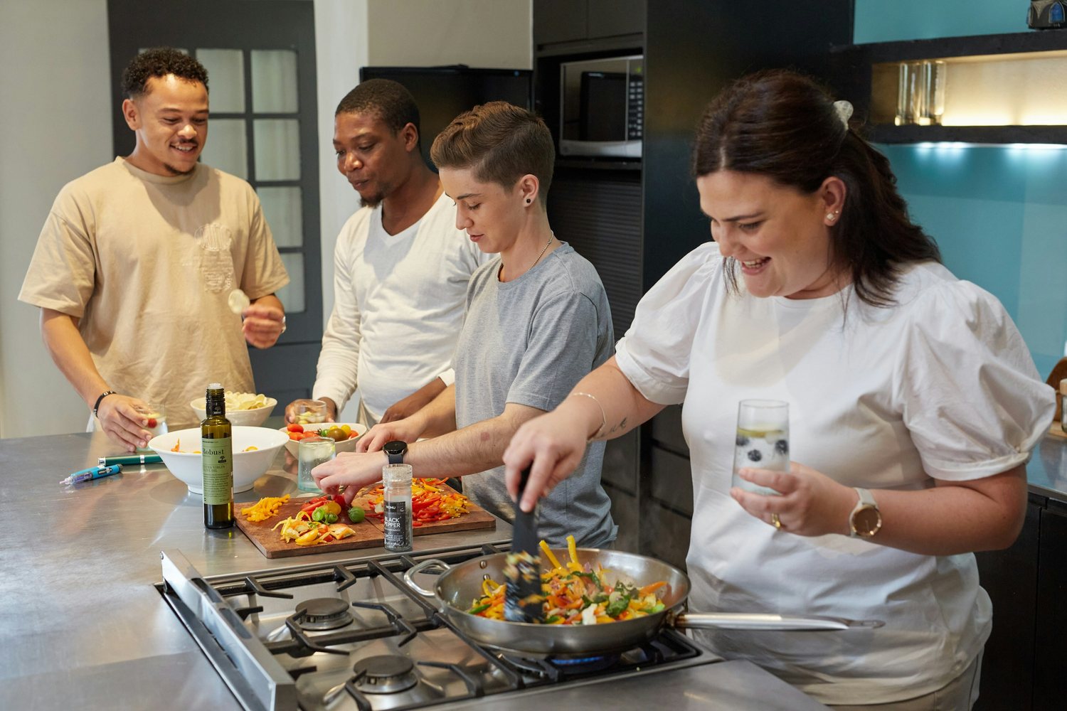 Un atelier de cuisine, autour des fourneaux